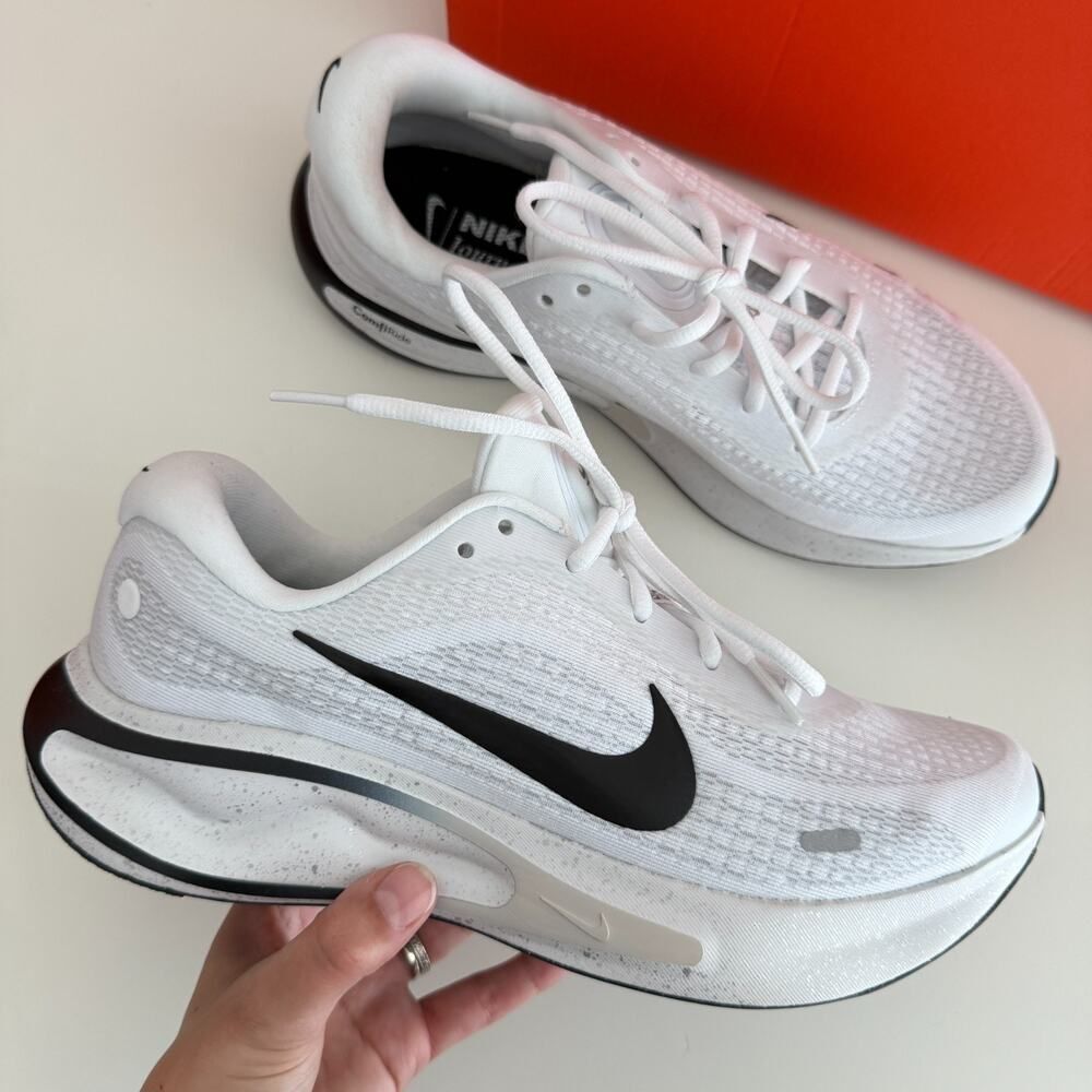 Nike Journey Run Running Shoes Womens 10 White Black‎ Athletic Road Sneakers